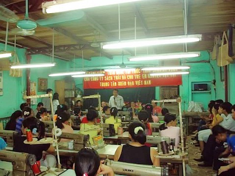 Le centre de formation professionnelle de Linh Quang  - ảnh 1